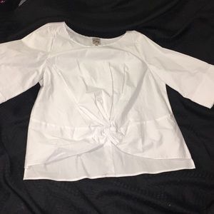 White 3/4 sleeve knot front blouse
